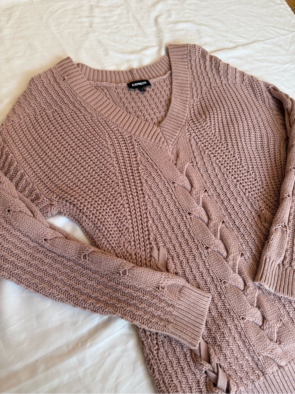 Express Pink Oversized Chunky Cable Knit Sweater; Woman’s small
